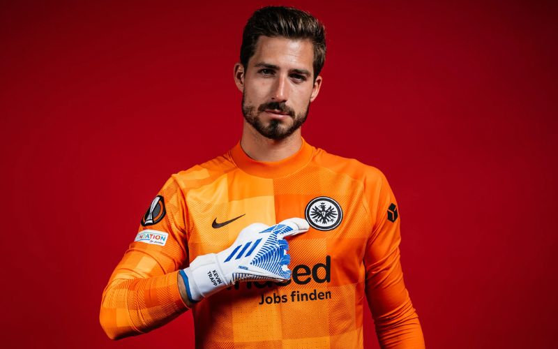 Frankfurt tạo địa chấn khi hạ gục Barcelona ngay tại Camp Nou