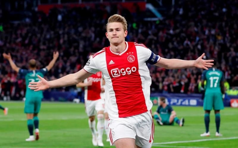 Nam cầu thủ giữ vị trị đội trường tại Ajax
