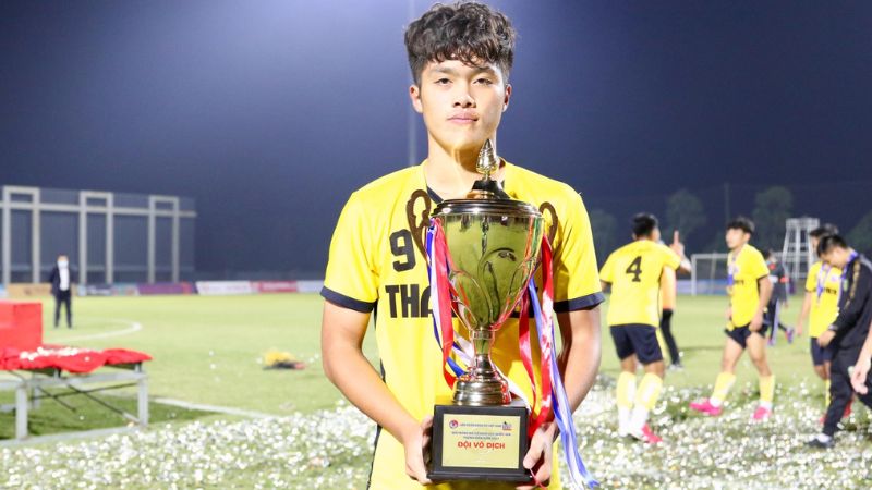 Thành công lớn dù tuổi nghề còn trẻ