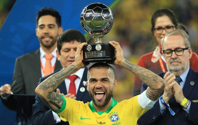 Dani Alves - Cầu thủ tài năng của bóng đá Brazil