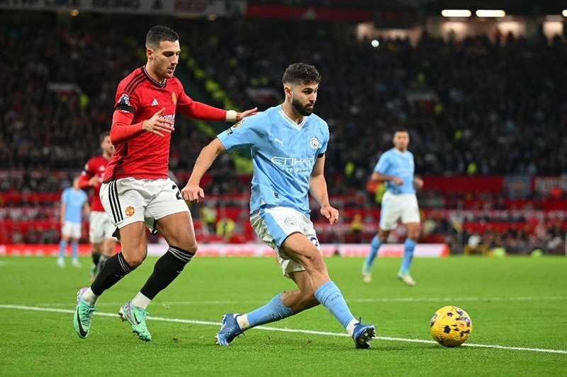 Joško Gvardiol sở hữu lối phòng ngự khéo léo và vô cùng an toàn