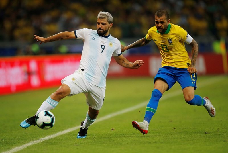 Khoảnh khắc thi đấu của cầu thủ trên sân cỏ