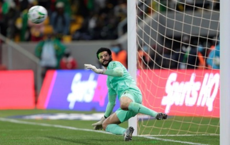 Mohamed El Shenawy cản phá xuất sắc