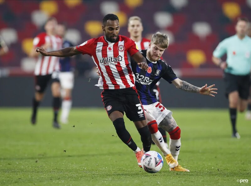 So sánh với các cầu thủ khác