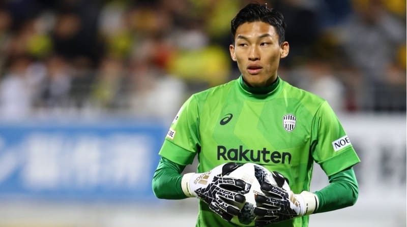 Anh ra mắt đội tuyển Hàn Quốc trong trận hòa với Peru năm 2013