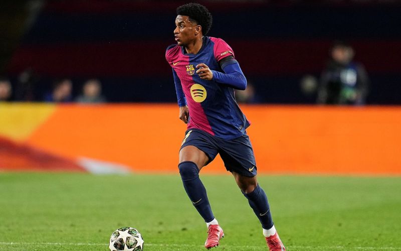 Ngôi sao trẻ thăng hoa dưới sự dẫn dắt của HLV Xavi