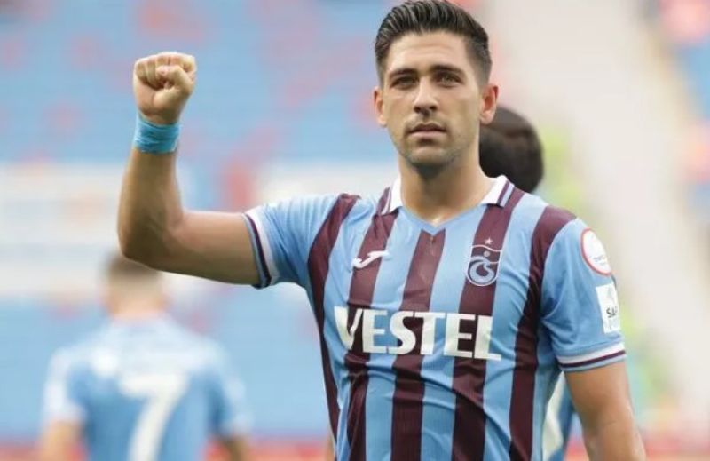 Anastasios Bakas là tiền vệ đa năng nổi bật với khả năng điều tiết và kiến tạo ấn tượng