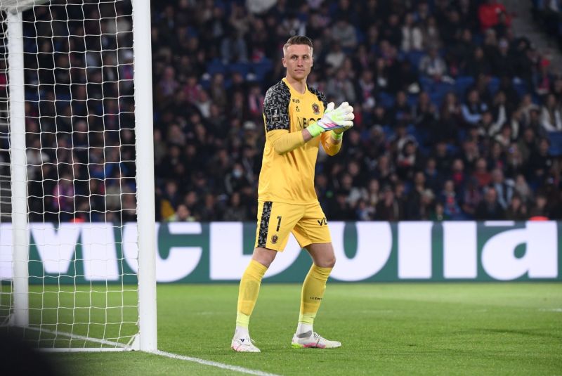 Anh sở hữu phản xạ nhanh, khả năng chơi chân tốt và tư duy chiến thuật hiện đại