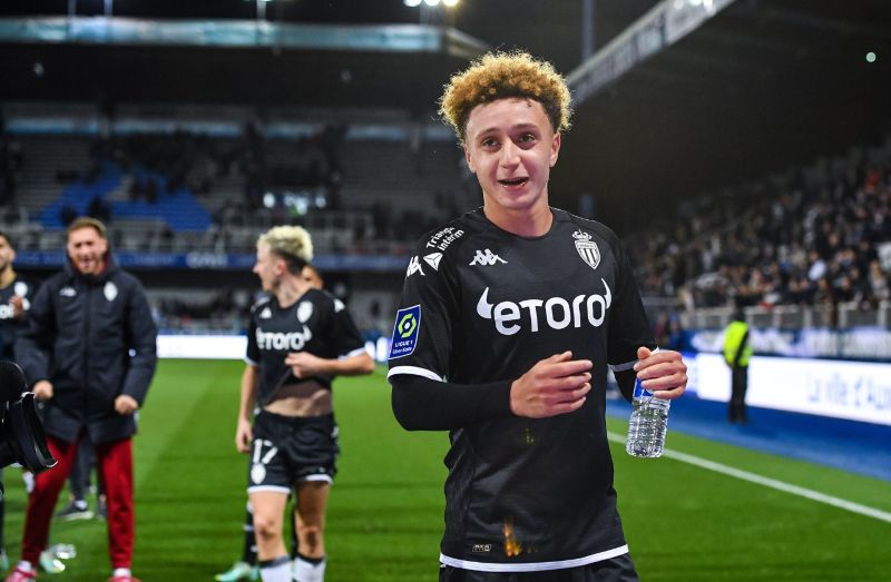 Cầu thủ sinh năm 2005 gây ấn tượng mạnh với kỹ thuật cá nhân