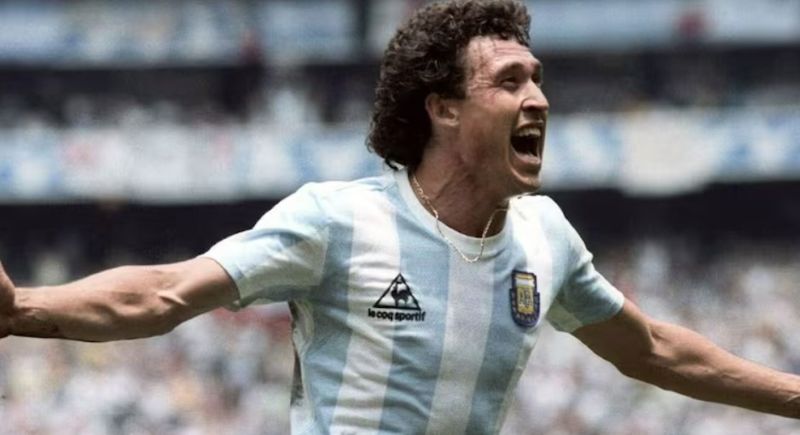 Diego Valdano nổi bật với lối chơi thông minh và kỹ thuật điêu luyện