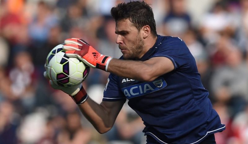 Karnezis sở hữu phản xạ nhanh, khả năng chỉ huy hàng thủ và tinh thần chiến đấu kiên cường