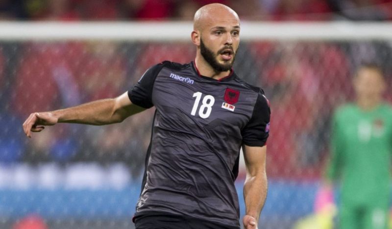 Trung vệ Ajeti nổi bật với lối chơi thông minh, tranh chấp hiệu quả và phát động tấn công chuẩn xác