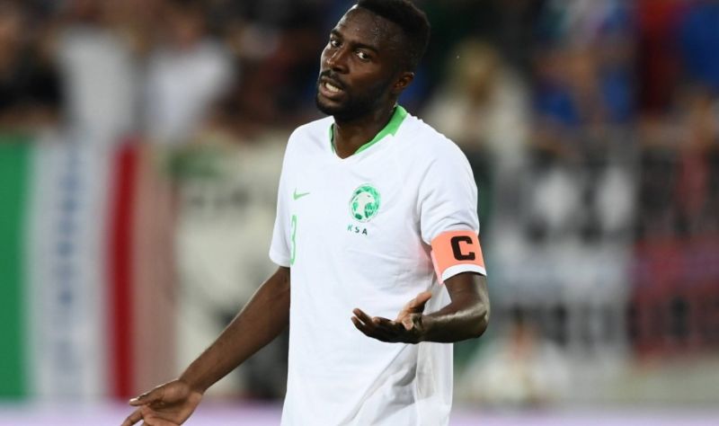 Hawsawi Osama là trung vệ Ả Rập Saudi nổi bật với lối chơi chắc chắn và điềm tĩnh