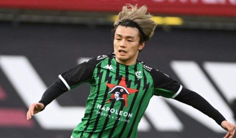 Ở đội tuyển Nhật Bản, anh được kỳ vọng trở thành niềm hy vọng trên hàng công Samurai Blue