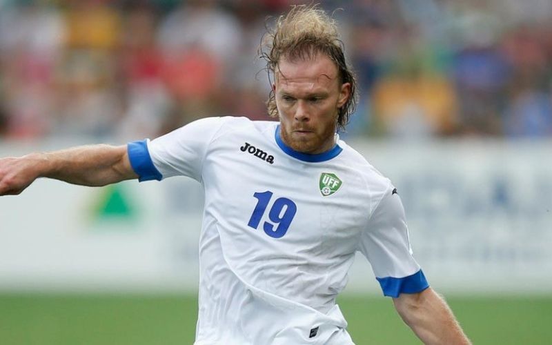 Vitaliy Denisov được mệnh danh là lá chắn thép