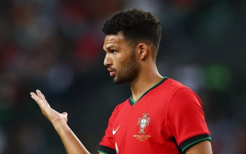 Anh có thể thi đấu đa năng trong sơ đồ đội hình