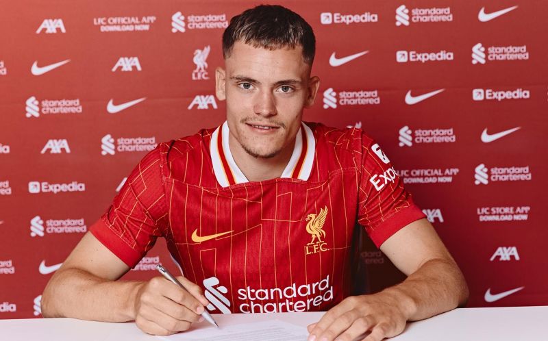 Anh nổi bật với kỹ thuật điêu luyện, khả năng kiến tạo và tư duy chiến thuật thông minh