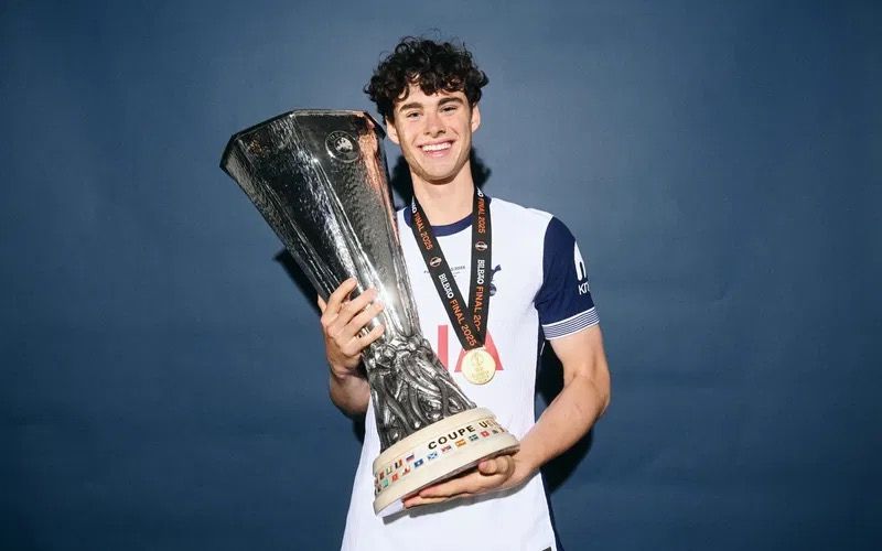 Archie Gray được kỳ vọng sẽ là tương lai của bóng đá Anh