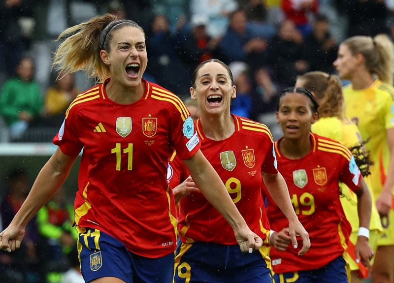 Với kỹ thuật xuất sắc và bản lĩnh thủ lĩnh, cô truyền cảm hứng cho hàng triệu người hâm mộ