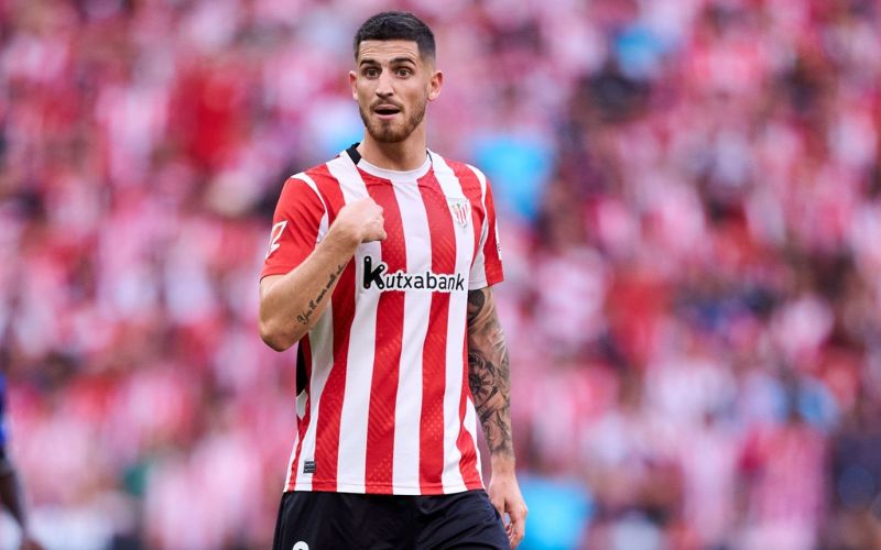 Anh còn có thể dứt điểm bằng cả hai chân